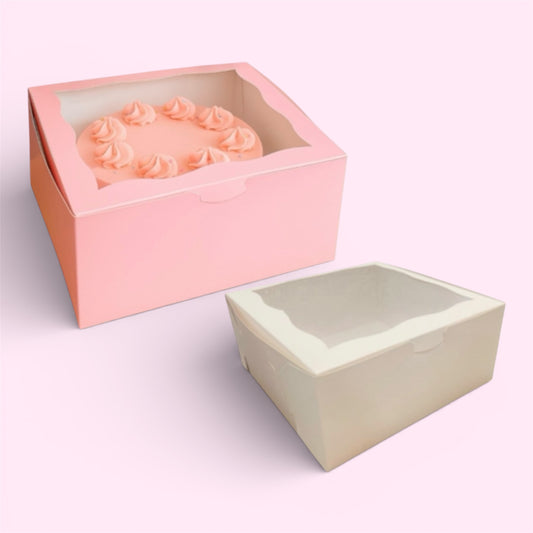 Caja Pastel bajo ventana vintage